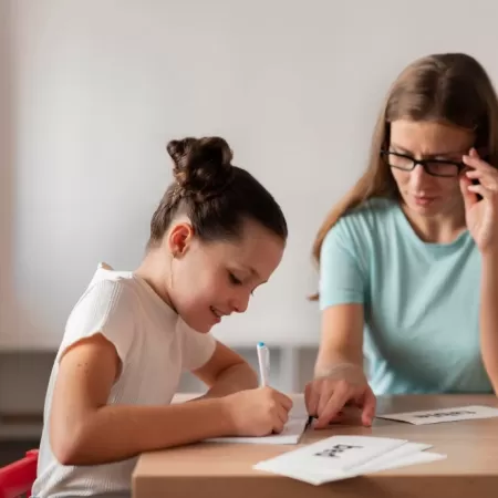 Avaliação Psicológica de Crianças e Adolescentes Avaliação Psicológica de Crianças e Adolescentes
